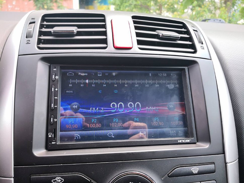 Новый вид меню радио в Incar AHR-1853 установленной в Toyota Auris 2007+