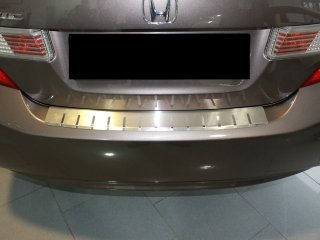 Накладка на бампер с загибом для Honda Civic 4D 2012+ (DOUBLE) BGT