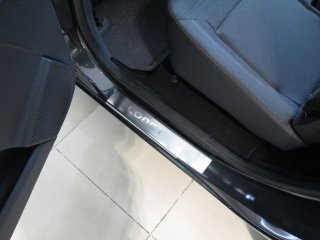 Накладки на пороги Renault Lodgy 2012+ BGT