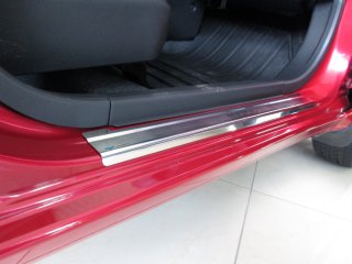 Накладки на пороги Nissan Micra IV 5D 2010+ BGT